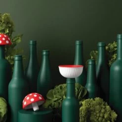 Ototo Magic Mushroom Wijnstop En -trechter Silicone Rood/wit 7 Ototo Magic Mushroom Wijnstop En -trechter Silicone Rood/wit -Glaswerk Winkel magic mushroom 3