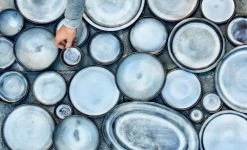 Serax Pure Bord Met Hoge Rand S ø 20 Cm Keramiek Blue Glazed 7 Serax Pure Bord Met Hoge Rand S ø 20 Cm Keramiek Blue Glazed -Glaswerk Winkel pure 2020 1 990x600